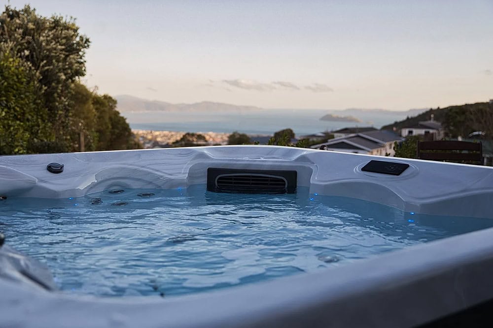 paramount-pools-new-zealand-spa-pools-for-sale-sapphire-spas-and-high-country-spas-gallery-1