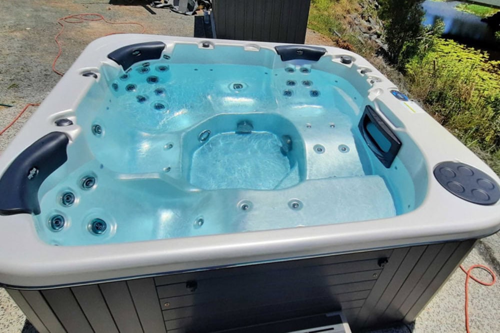 paramount-pools-new-zealand-spa-pools-for-sale-sapphire-spas-and-high-country-spas-gallery-10