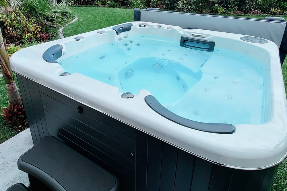 paramount-pools-new-zealand-spa-pools-for-sale-sapphire-spas-and-high-country-spas-gallery-9